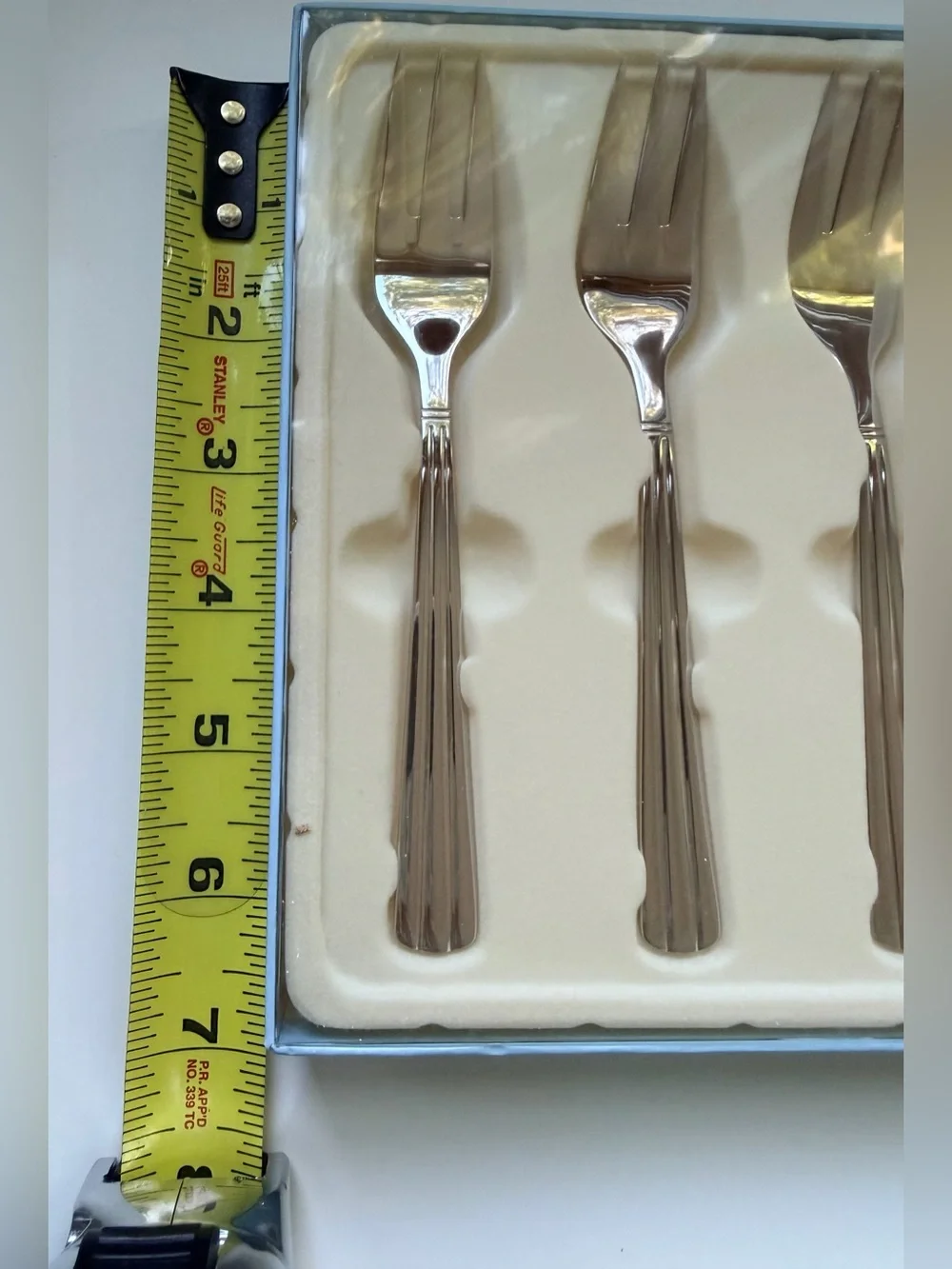 Newbridge Home Nova 6-Piece Pastry Fork Set Stainless Steel Silver Striped K1011